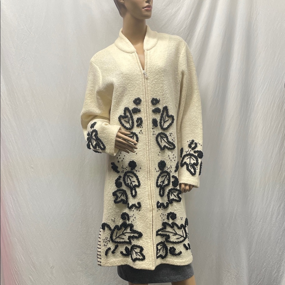 Vintage Kenar Women's Cream & Black Embroidered 100% Wool Full Zip Cardigan